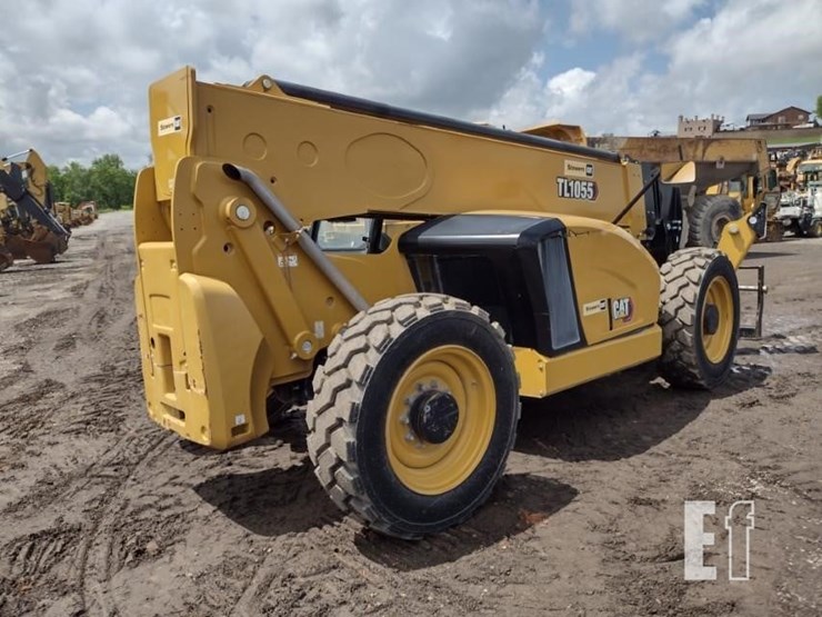2021-caterpillar-tl1055-image-32
