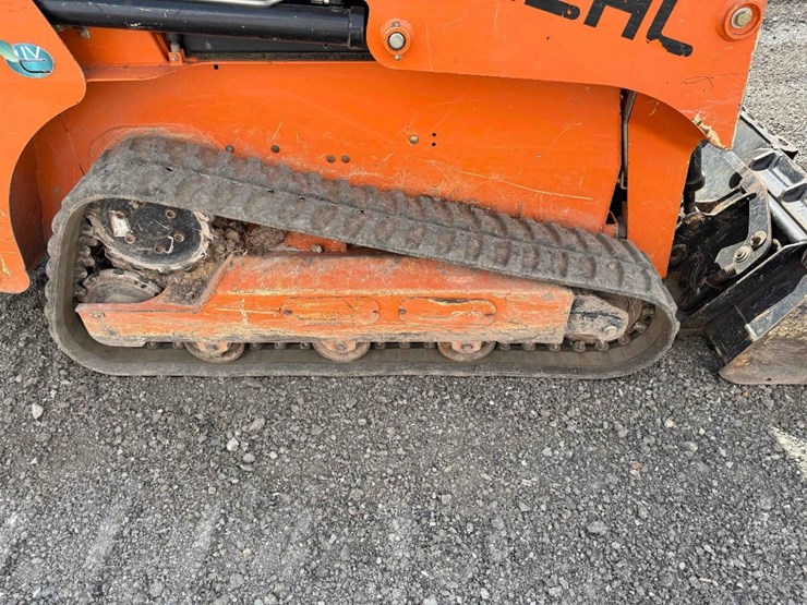 2019-gehl-rt105-image-37