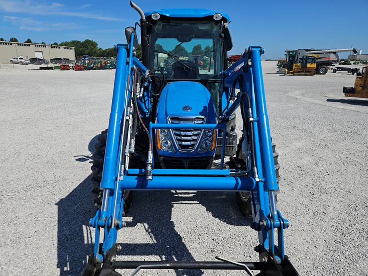#203000-•-2020-ls-mt468-tractor-image-4