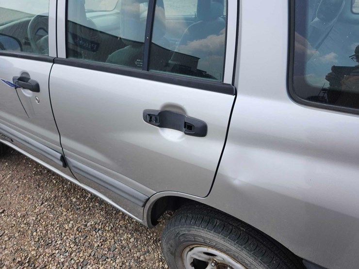 2003-chevrolet-tracker-image-9