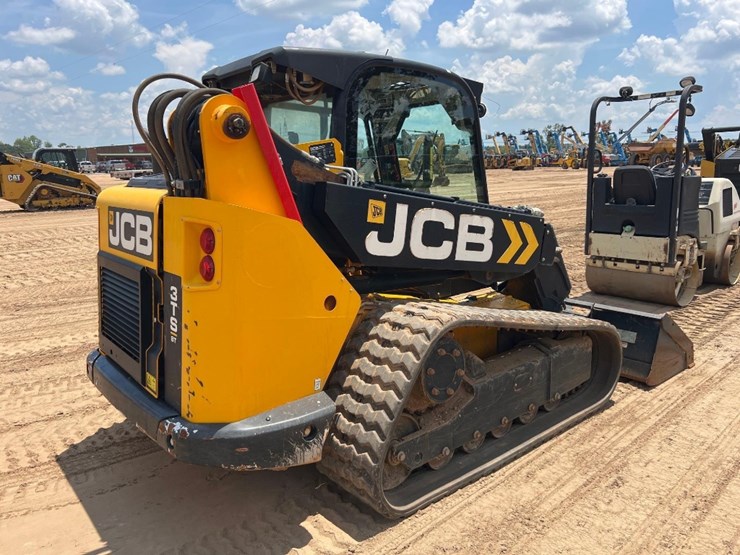 2021-jcb-3ts-8t-image-4