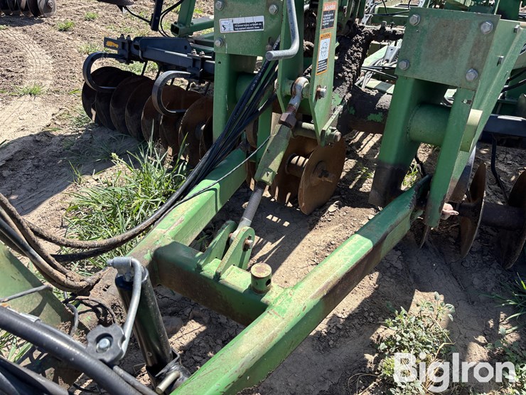 john-deere-726-image-12