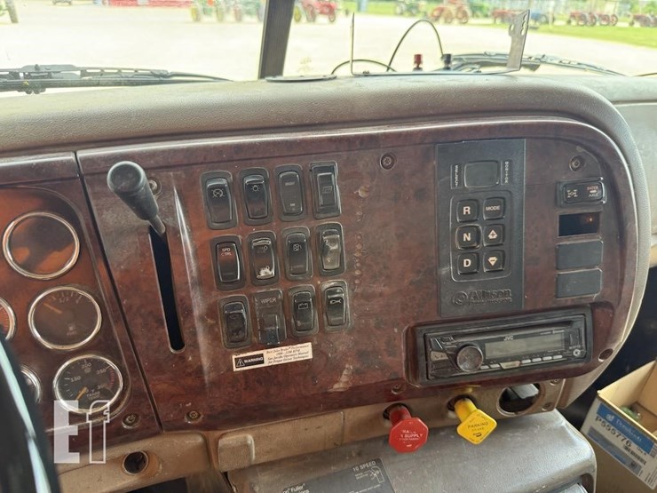 2004-mack-granite-4696-image-8