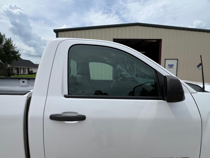 2015-chevrolet-silverado-2500hd-image-28