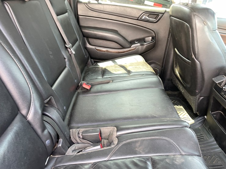 2015-chevrolet-suburban-image-50