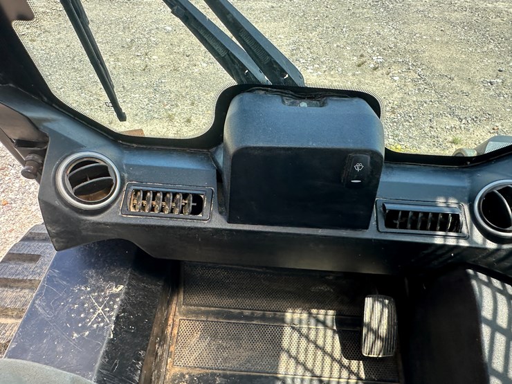 jcb-320t-image-45