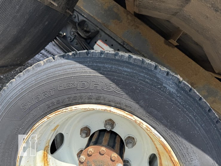 2018-hino-195-image-18