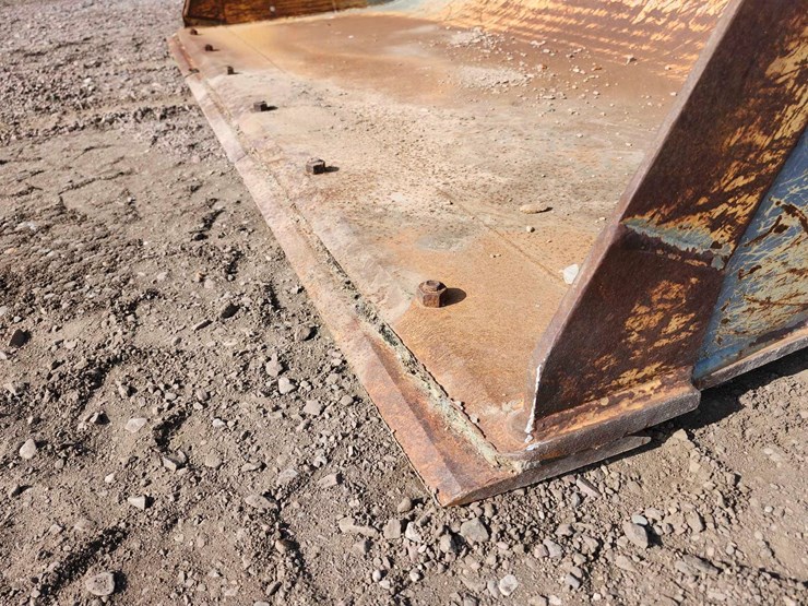 2022-liebherr-l538-bucket-image-5