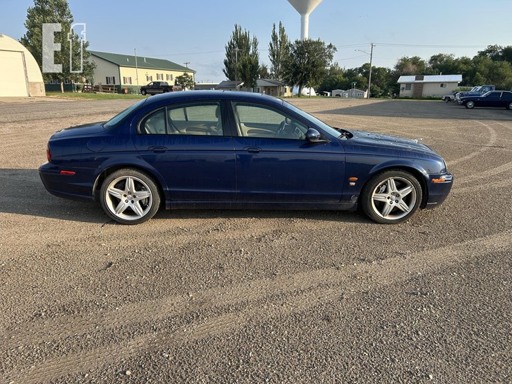 2003-jaguar-image-4