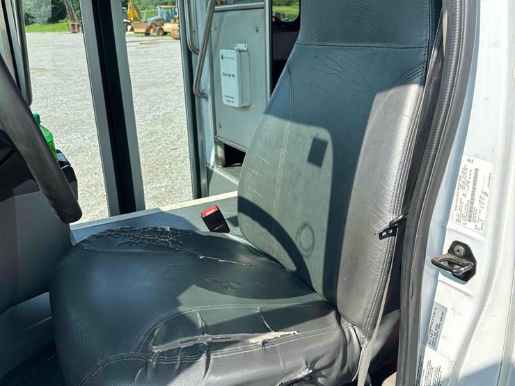 2017-ford-e450-image-34