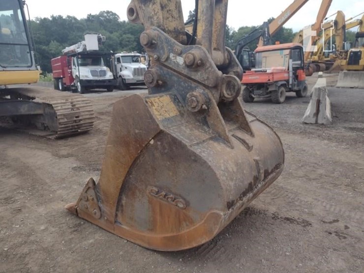 komatsu-pc308-image-18