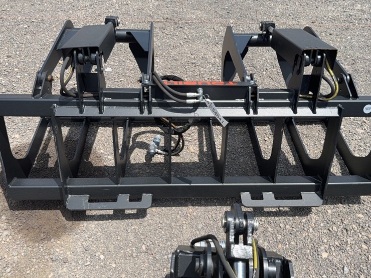 #2051-•-trubilt-66"-skid-steer-2-cylinder-skeleton-grapple-image-3