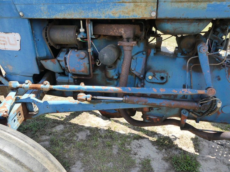 ford-4000-image-8