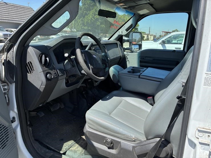 2012-ford-f550-image-16