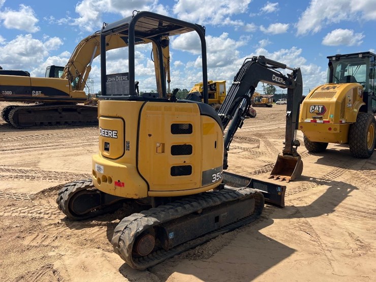2015-deere-35g-image-4
