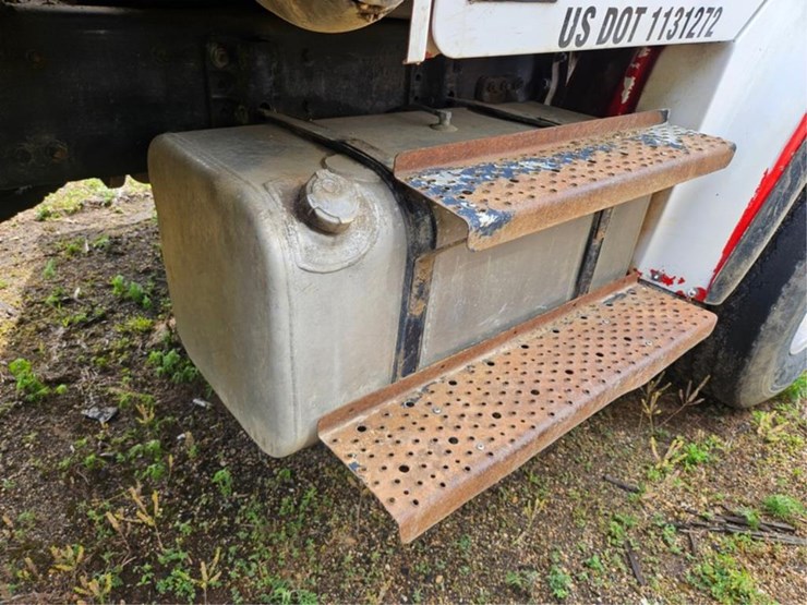 #2525-•-2006-freightliner-m2-tandem-axle-dump-truck-image-20