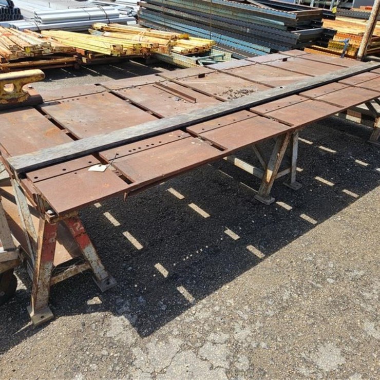 #2579 • Large Steel Work Bench