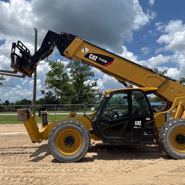 2020 CATERPILLAR TL1255D