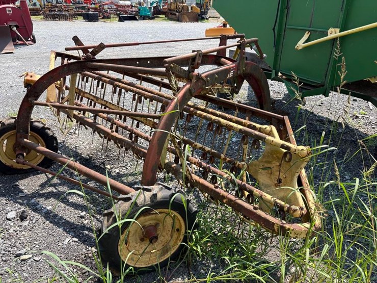 new-holland-256-image-6