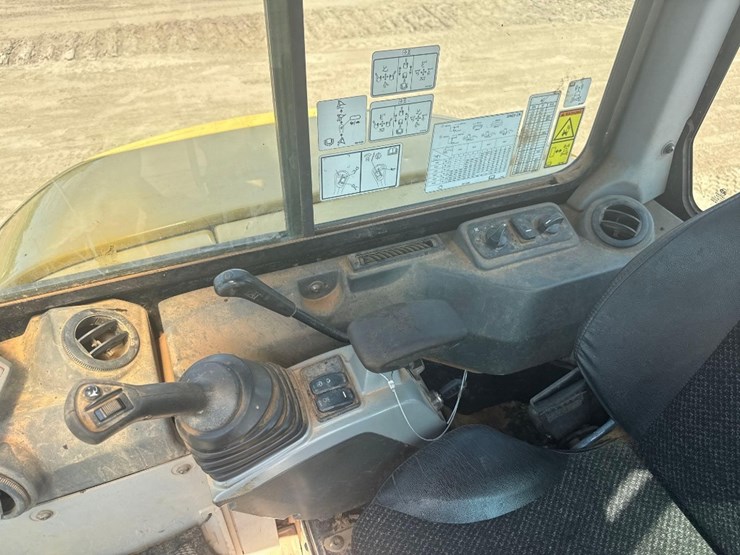 caterpillar-305e2-cr-image-26