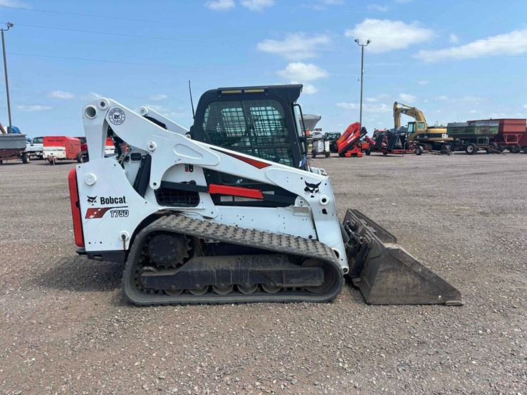 2017-bobcat-t750-image-5