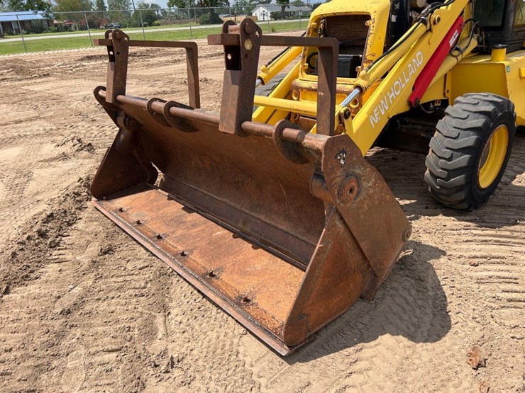 new-holland-lb75b-image-20