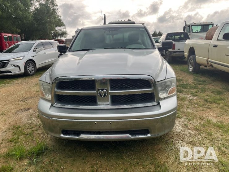 2012-dodge-ram-1500-image-3