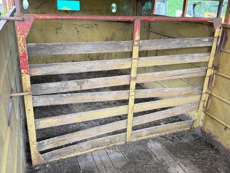6ft-x-17ft-bumper-hitch-livestock-trailer-image-13