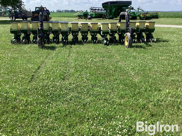 john-deere-7100-image-6