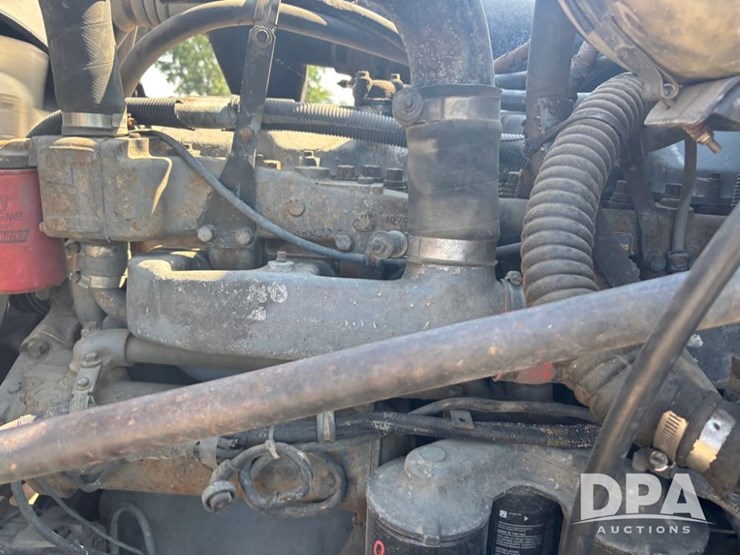1995-mack-rd690s-image-39