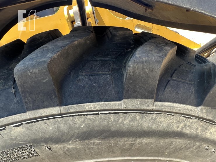 caterpillar-th514-image-14