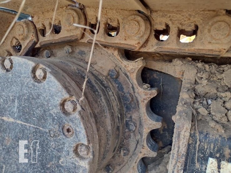 2019-deere-130g-image-44