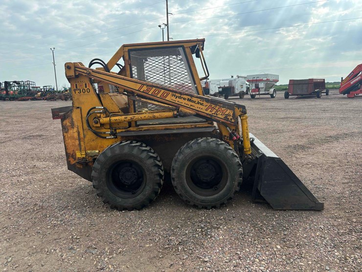 hydra-mac-inc.-1300-skid-steer-image-3