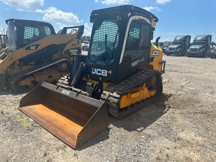 jcb-320t-image-1