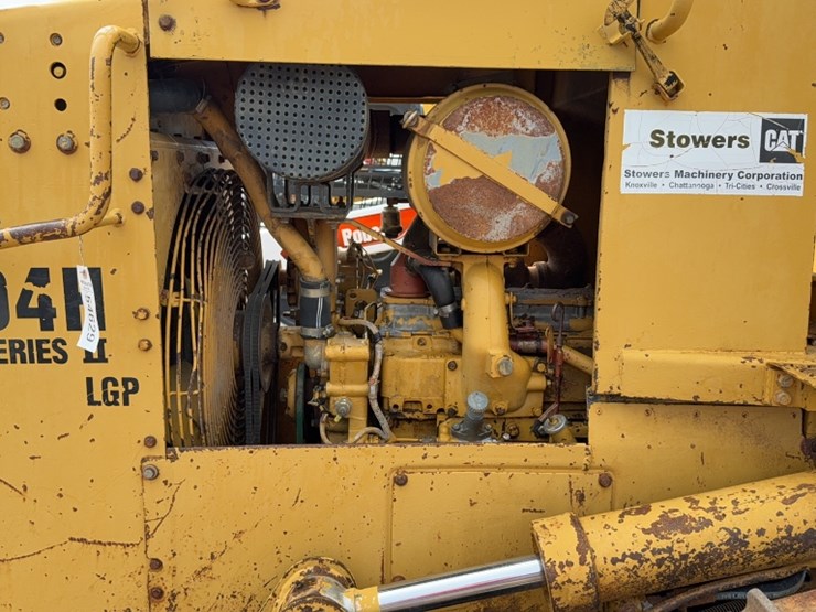 caterpillar-d4h-image-2