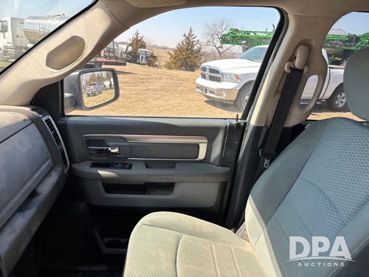 2015-dodge-ram-1500-image-43