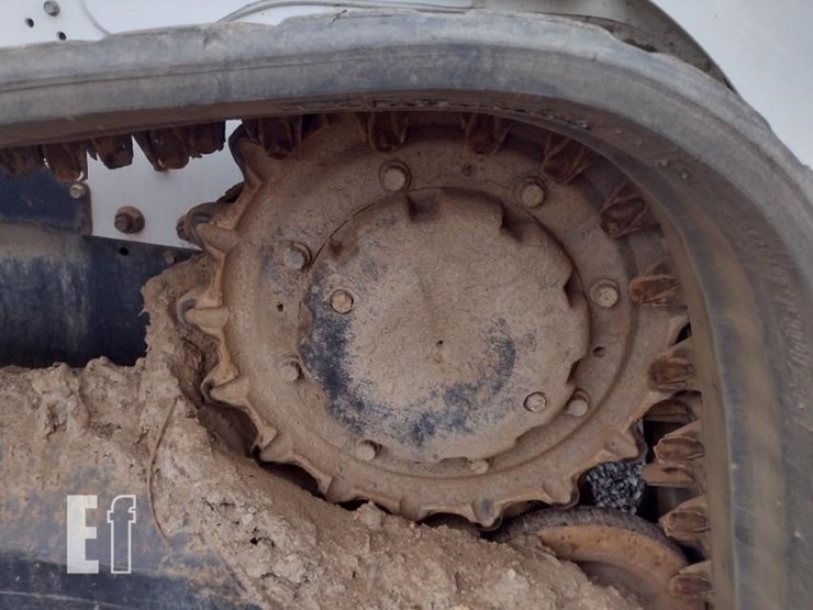 2022-bobcat-t770-image-22
