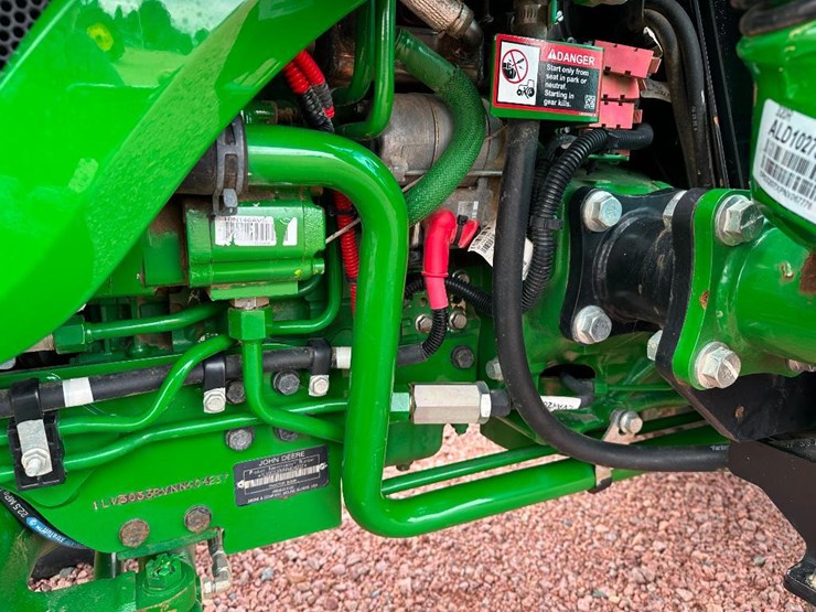 2022-john-deere-3033r-image-35