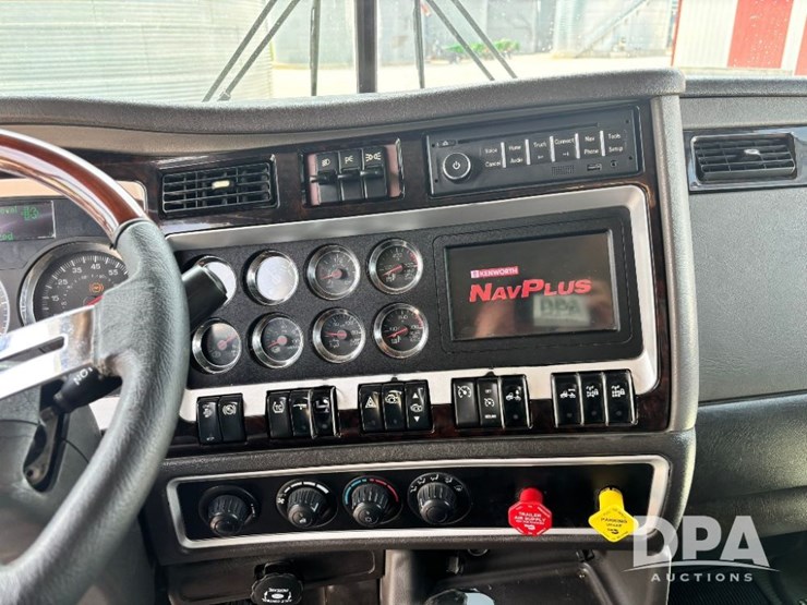 2014-kenworth-t660-image-107