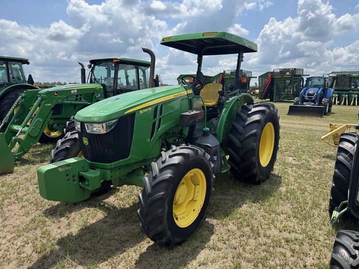 2021-john-deere-5090m-image-2