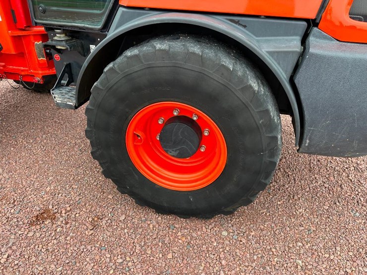 2021-kubota-r640-image-7