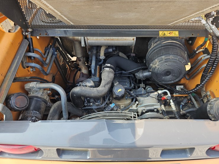 2012-case-sr200-image-19