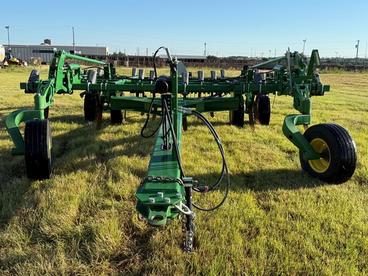 john-deere-2430-image-2