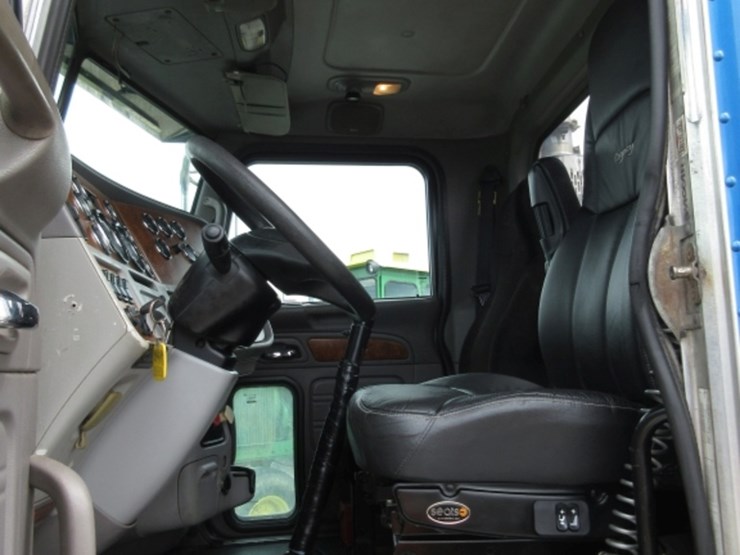 2007-peterbilt-378-image-17