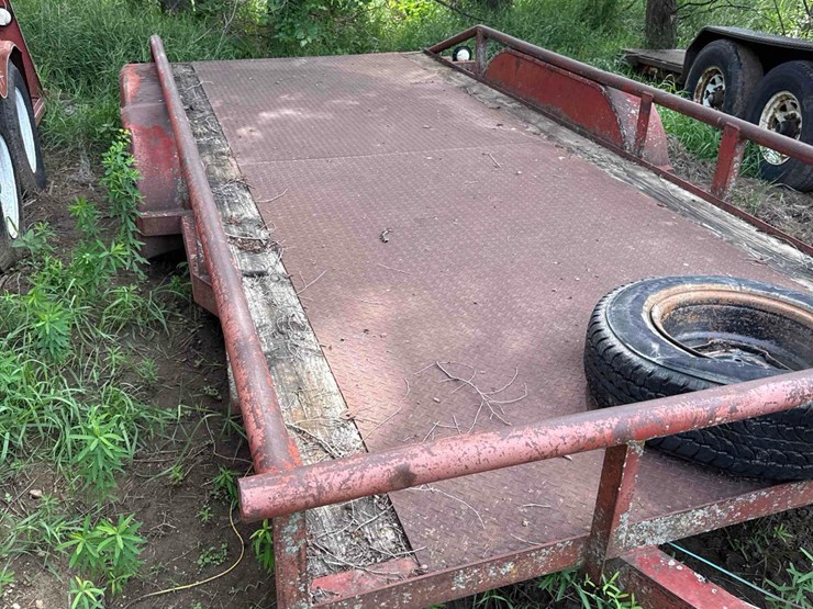 77-1/2”-x-16ft-flatbed-trailer-image-3