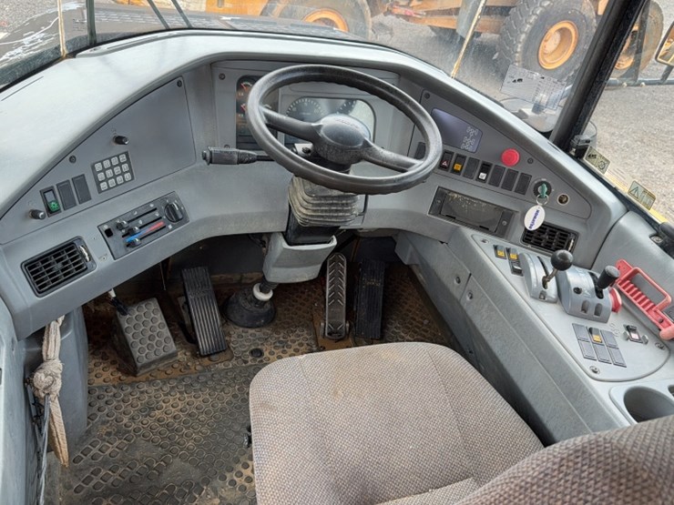 2007-volvo-a30d-image-14