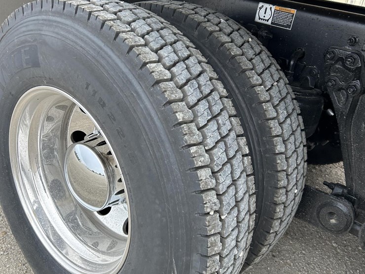2018-kenworth-t800-image-47