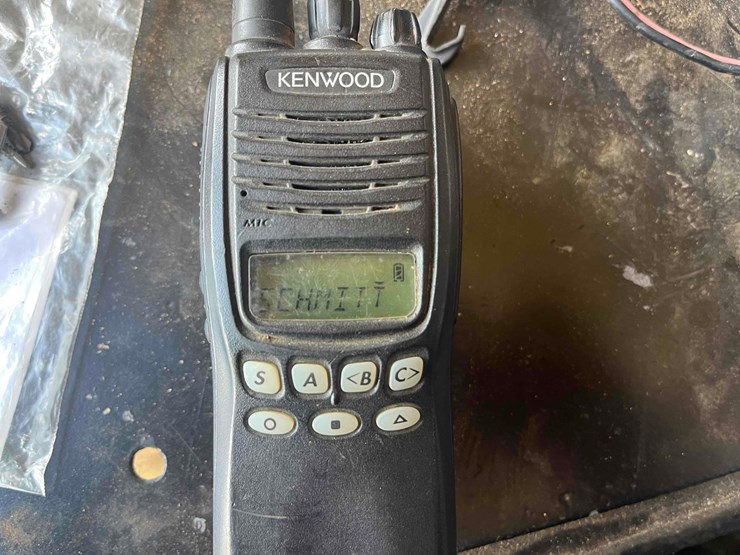 uhf-kenwood-radios-image-5
