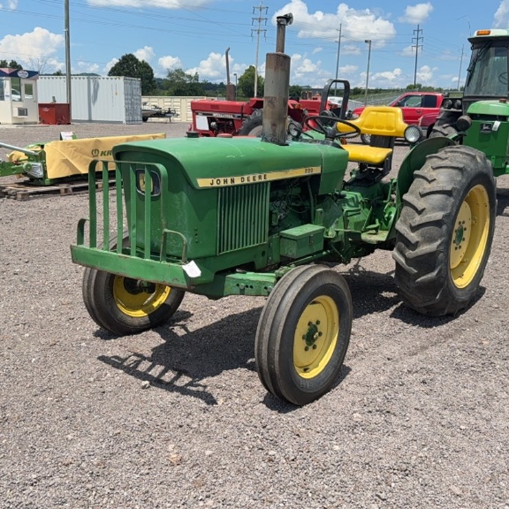 JOHN DEERE 820