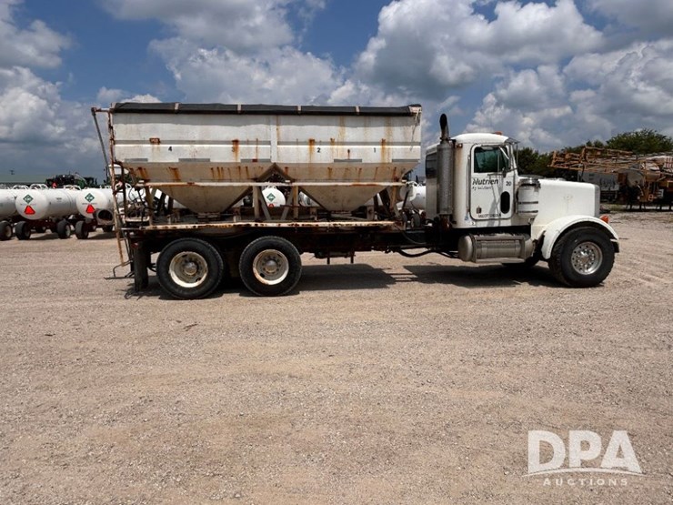 2000-peterbilt-357-image-4